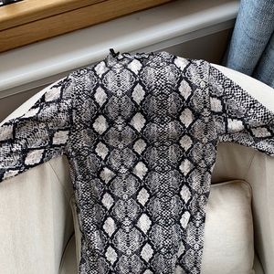 Snake print T-shirt size XS